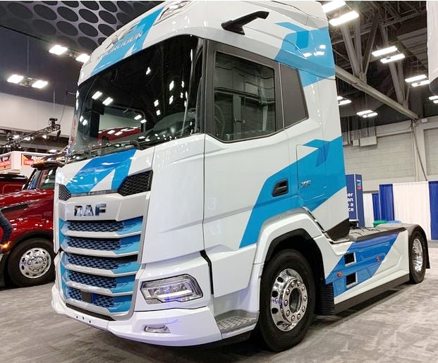 HDTrucking's tweet photo. Learn more about Peterbilt’s DAF XF hydrogen demonstrator truck that the company showcased at ATA MCE in Austin, Texas, recently. https://t.co/RHKq8ZsY7W #Peterbilt #HydrogenICE #SustainableTrucking #DAFtrucks #ATAMCE23 https://t.co/3oQK4T05ax