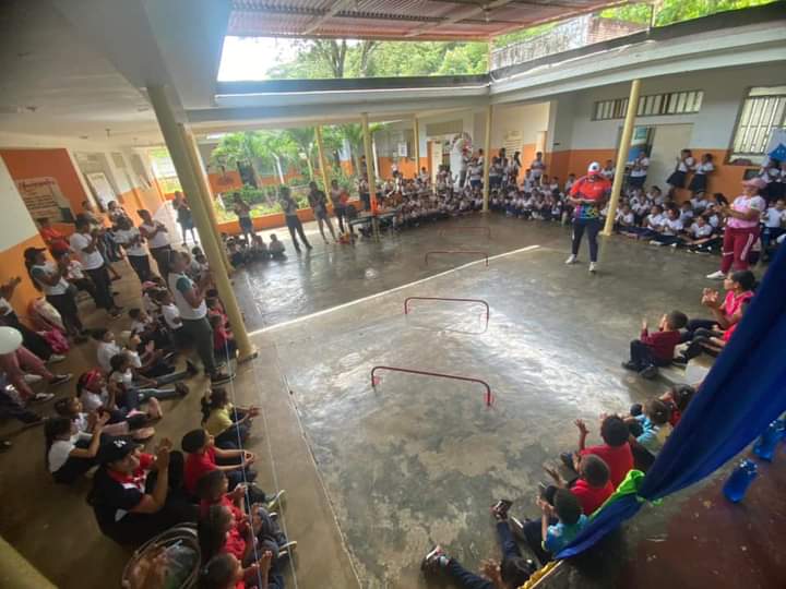 geminismg's tweet photo. 🗣️Desde el Mcpio. Girardot, se llevó a cabo con gran éxito el Festival de Psicomotricidad dirigido a niños/as de la etapa inicial y primaria de 0 a 9 años de diferentes instituciones educativas. @NicolasMaduro @_LaAvanzadora @cdce_cojedes #DiálogoConvivenciaYPaz #oriele https://t.co/1XMAMyBE94