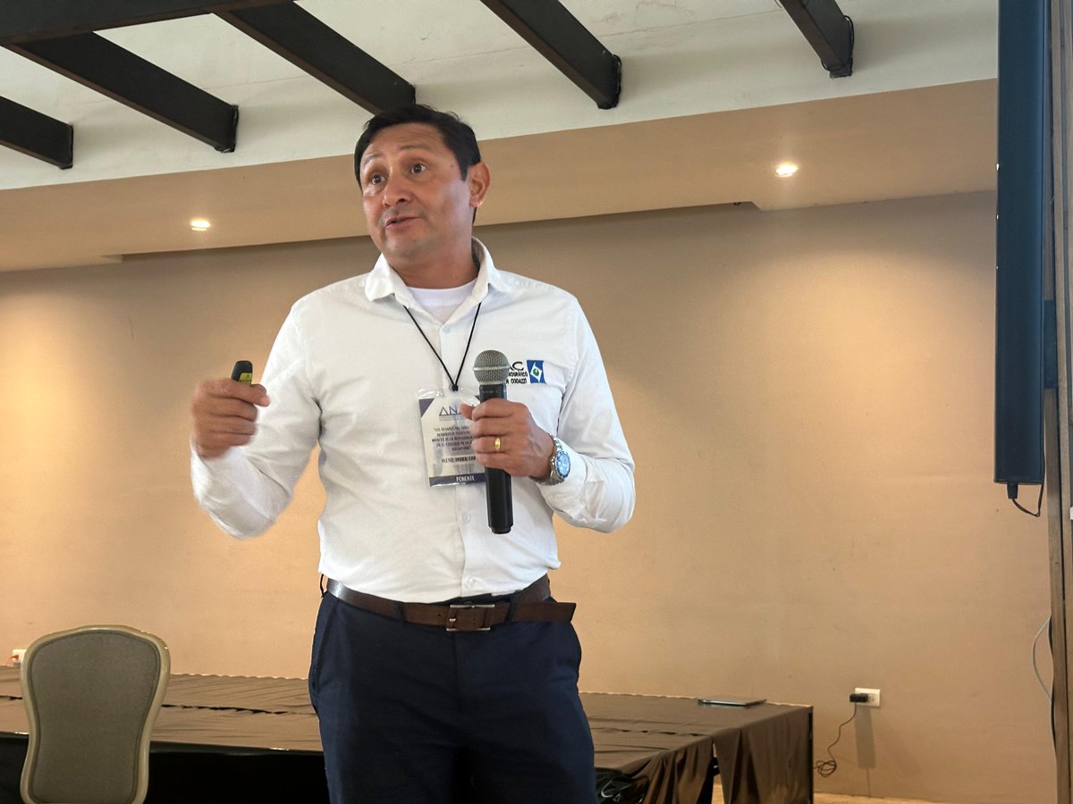 igacColombia's tweet photo. Alexis Carbonó, Subdirector de Avalúos del IGAC, compartió con los asistentes sobre: 

🌐Aplicaciones y uso de la inteligencia artificial para facilitar procesos de avalúos puntuales y masivos. 
💻Implementación de plataforma de seguimiento de avalúos comerciales. https://t.co/VfhCN2MRvo