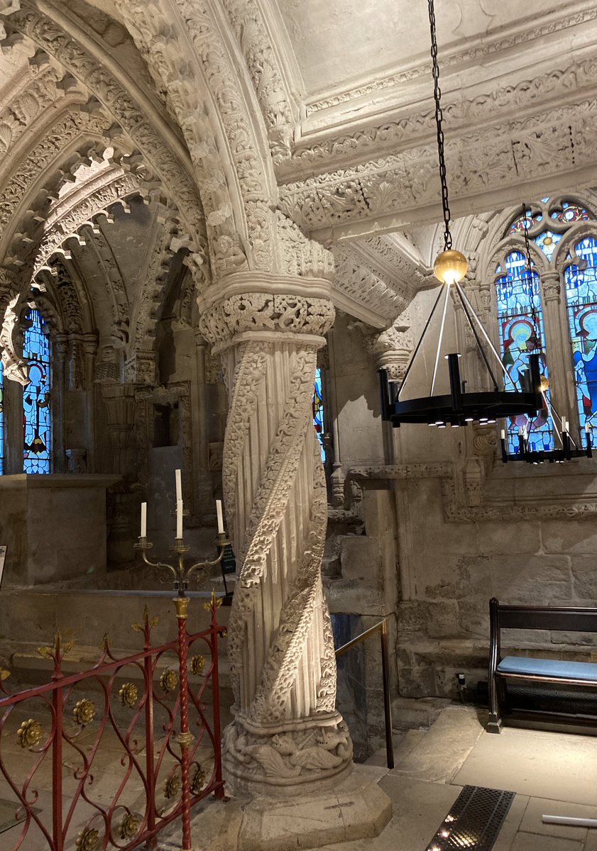 Rosslynchapel's tweet image. Always a favourite feature, the Apprentice Pillar, now benefits from our new lighting @VisitScotland #ScotlandisCalling