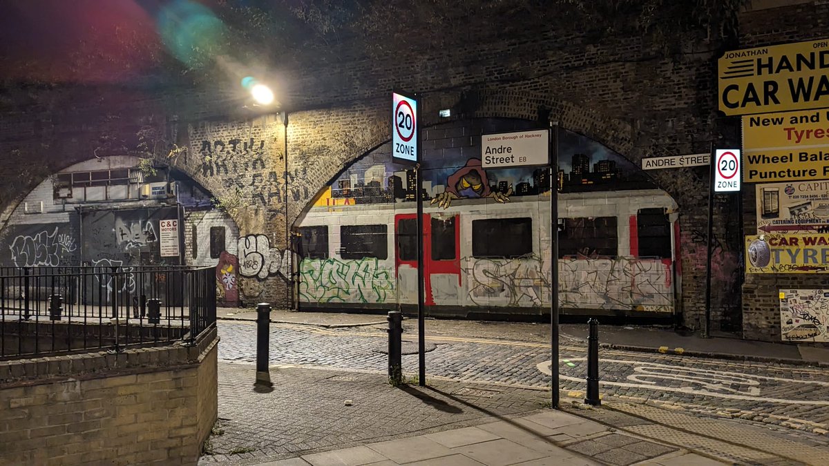 Zombylondon (@zombylondon) on Twitter photo 