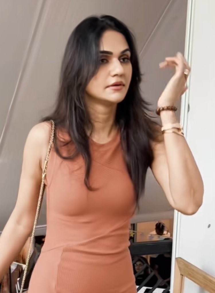Assattress's tweet photo. Sneha 🥵🥵💦 https://t.co/66OrU5P6Uj