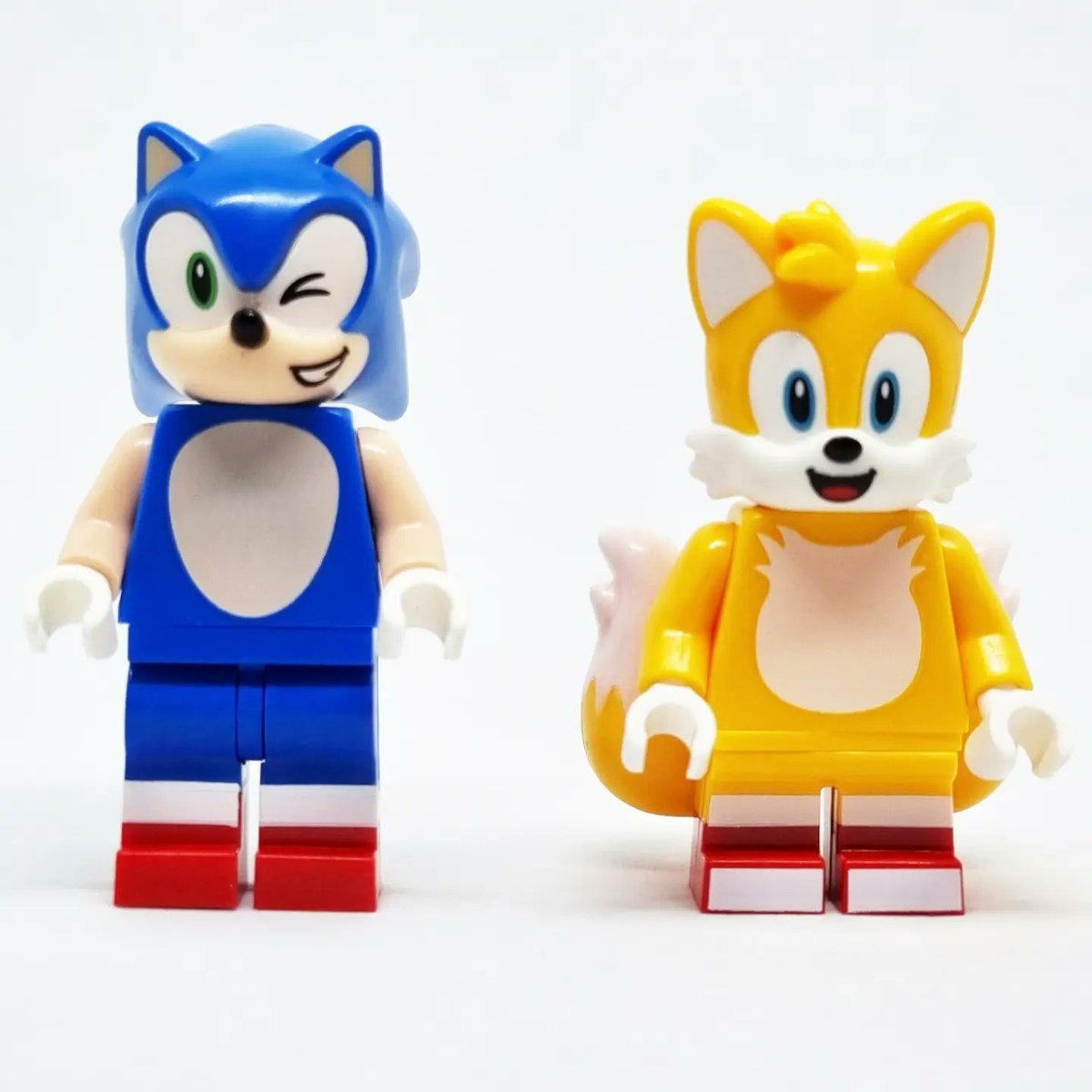 RedmarkBricks's tweet image. The Tornado with Sonic and Tails.

#SonicTheHedgehog
