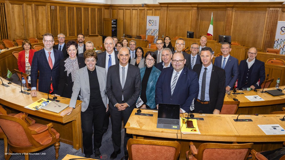 alain_berset's tweet photo. Le #racisme et l’antisémitisme sont une réalité qui défie notre société. Avec les directrices et directeurs cantonaux de l’instruction publique, nous avons discuté comment l’école, lieu d’apprentissage, peut prévenir et lutter contre de tels phénomènes. #CDIP https://t.co/X2YOYfG6Oh