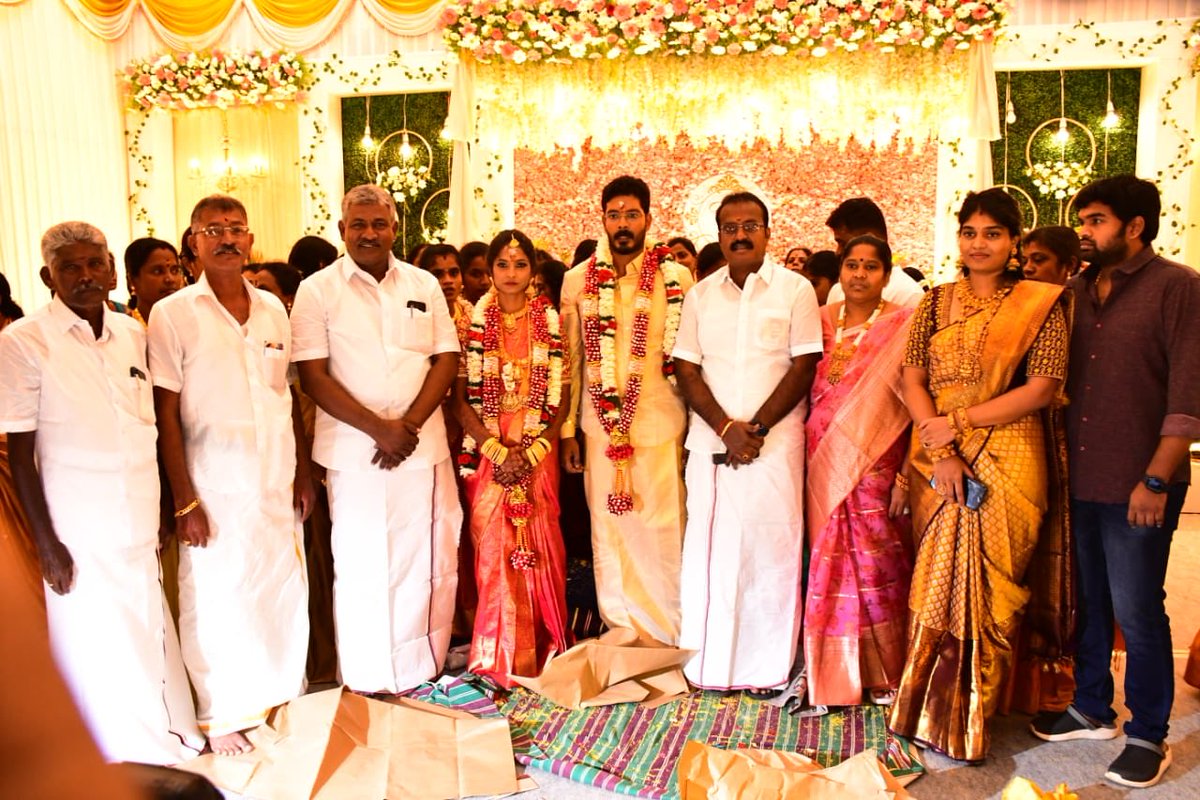 Anandam_vedham's tweet photo. #happy_married_life
#devakottai
#union_secaratery
#family_function
@ma_subramaiyan
@Udhaystalin https://t.co/ebgeBm0xUH