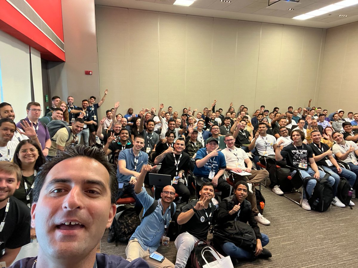 Majid Hajian 💙 tweet media