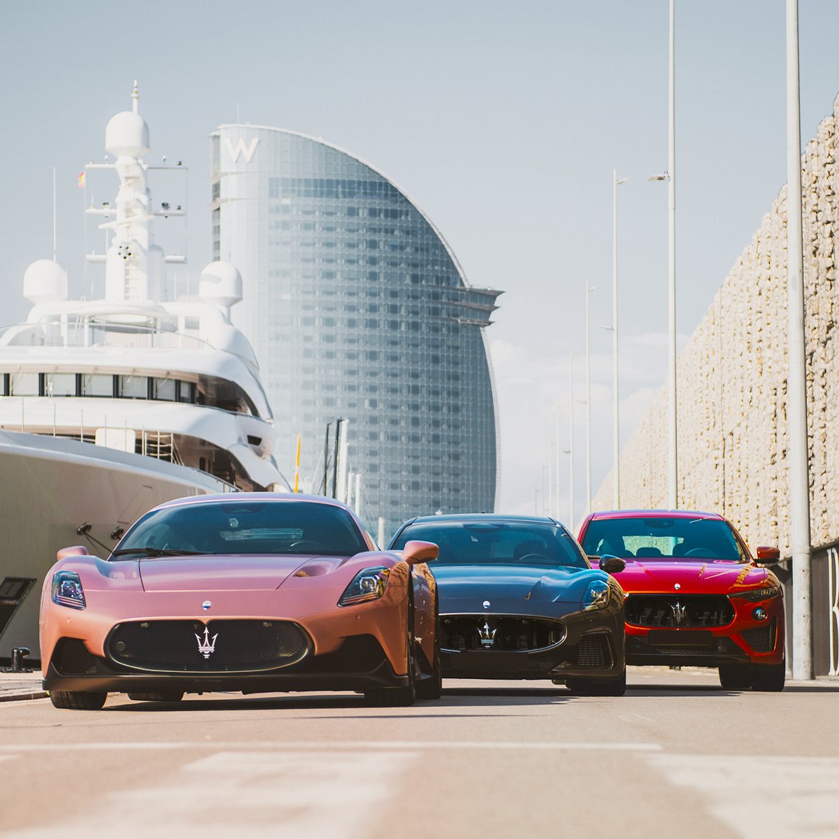 Powerful + Iconic + Adventurous = MC20 + GranTurismo + Levante
A little Maserati math equation. Or in other words, a whole lot of Trident power on tour in Barcelona.
#Maserati #MaseratiMC20 #MaseratiGranTurismo #MaseratiLevante