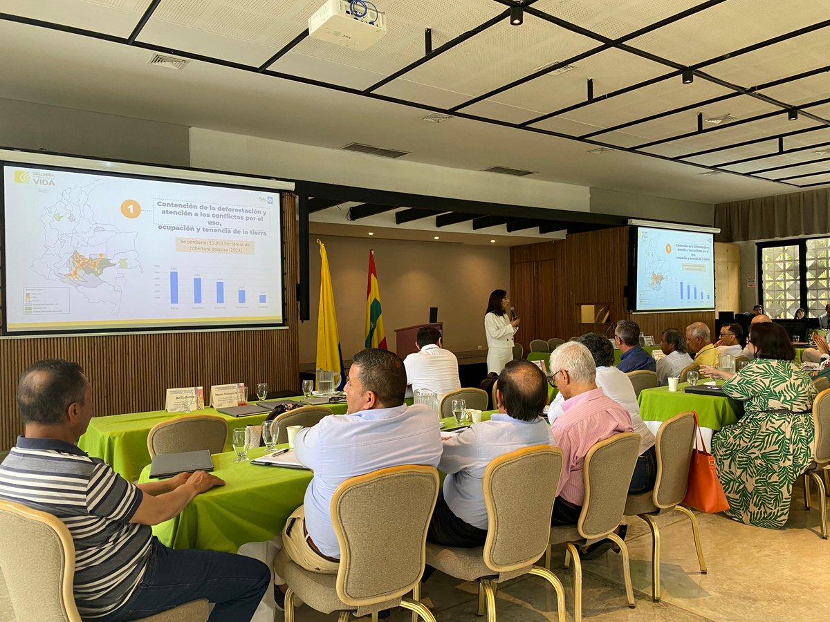 igacColombia's tweet photo. Nuestra Dir. de Gestión Catastral, @luisacburbano, expuso: 

📝Metas de gestión catastral para el cuatrienio.
🌐#CatastroMultipropósito, metodologías y estrategias para avalúos masivos y puntuales.
✅ Impacto de la eliminación del rezago de los valores catastrales de todo el país https://t.co/mXkVTYBef2