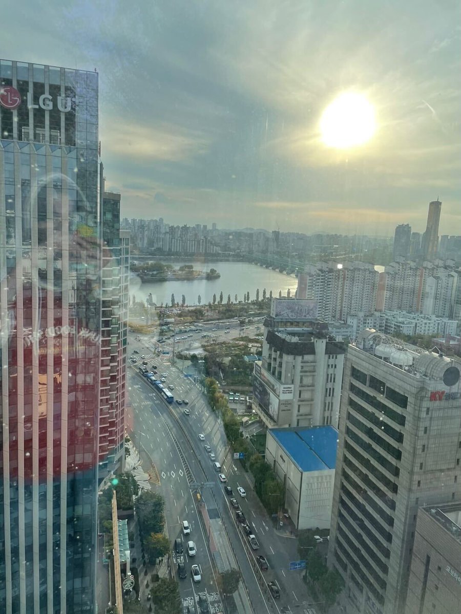 24kumi_trainee's tweet image. REOです🐿️🐰
皆さんは休日どう過ごしますか？
僕は休みの日に景色のいい場所で写真を撮ってきました♪
ちなみに絵文字なのですが、僕が小さい頃から似てると言われている動物が🐿️🐰でした‼︎ 皆さんはどちらが似ていると思いますか?似ている方で使っていただけたら嬉しいです☺️
#24組 #24kumi