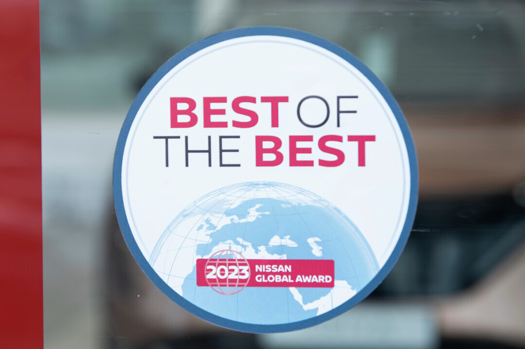 Nissan_ESP's tweet photo. El 'Nissan Global Award' viaja a #Vigo. 🏆
El director general de #NissanIberia, Bruno Mattucci, entrega el premio a #ROFERVIGO por sus excelentes números en ventas y posventa. 💯 La #excelencia siempre tiene recompensa.
¡Muchas felicidades! 🔗 https://t.co/pH7Lj9D8vB https://t.co/M1FSTj5CLN