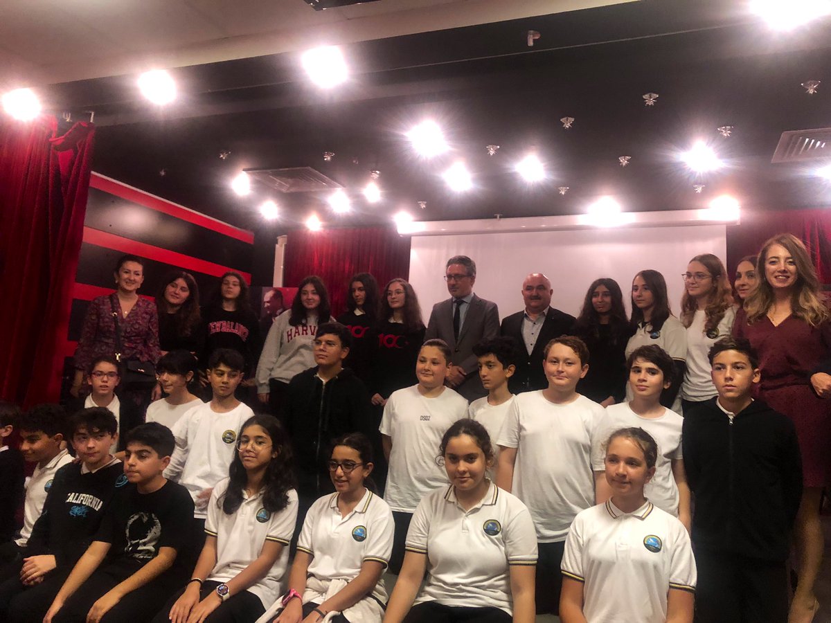 İlçemiz <a href="/PilotSehit/">Şehit Pilot Muzaffer Erdönmez Ortaokulu</a> okulu’nda 4 öğretmenimiz ve öğrencilerinin yürüttüğü uluslar arası Global S.O.S. Projesi sertifikaları, İlçe Müdürümüz Sn. Muhammet Fatih Çepni tarafından verildi.

<a href="/Yusuf__Tekin/">Yusuf Tekin</a> <a href="/MucahitYentur/">Murat Mücahit Yentür</a> <a href="/cepni6144/">M.Fatih Çepni</a>