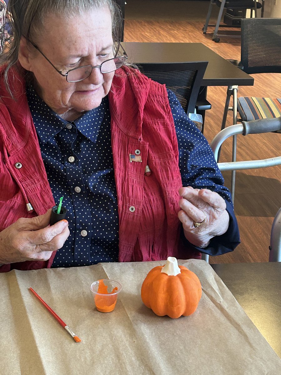 RiverOaksHC's tweet photo. Some very creative residents love to bake and have ceramics classes! Join us today for our artisans opportunities. #TrilogyCreates https://t.co/xCqnh7crUQ