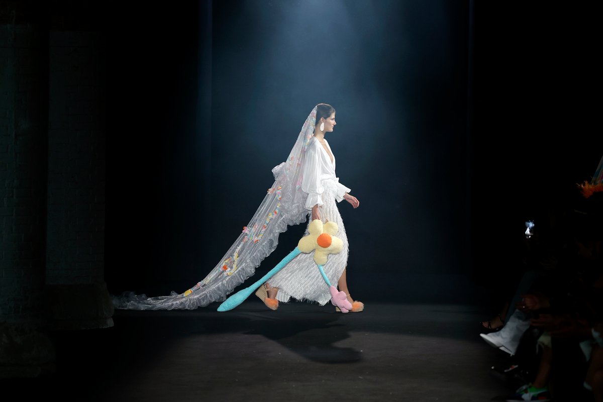GranCanariaMC's tweet photo. 🔊La firma grancanaria Como La Trucha al Trucho desfila en @080_bcn_fashion con su colección su colección Uhlalá Resort para la primavera-verano 2024.
👉https://t.co/VDiAIdaV1U
#GranCanariaMC
#080BCN https://t.co/QWgg4ru5D9