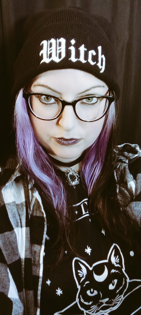 🦇💜🐈‍⬛🔮🖤😈🕷️
#halloween #gothgirl #october #selfies #purplehair #manicpanic #pastelgoth #spookyseason #allhallowseve #goth #kitty #samhain #alternativegirl #darkfashion #gothic #witch #tarot #magick #moonandstars #blackcat #metalgirl #horror #halloween2023 #PetalsAndThorns