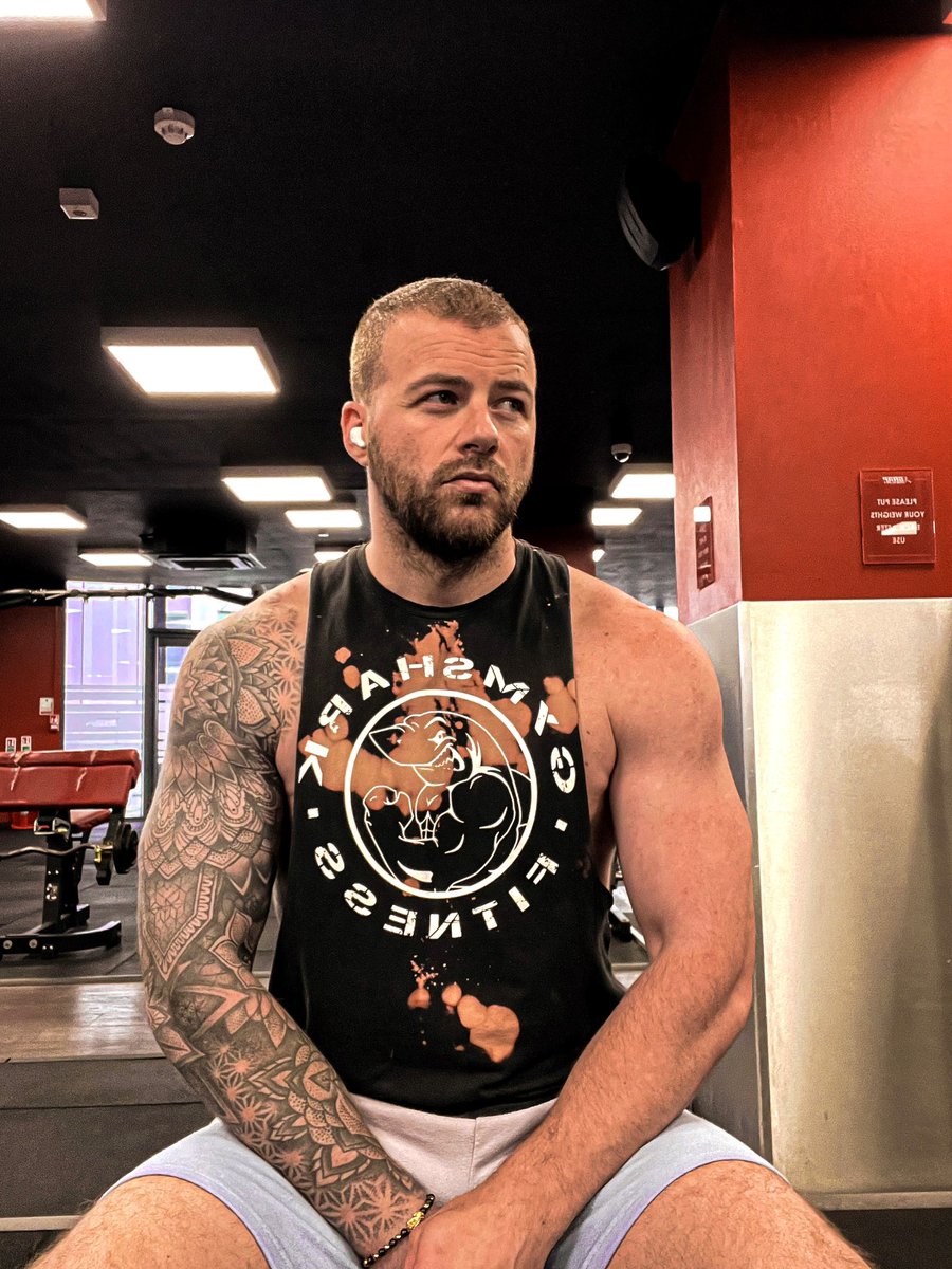 IslandV1king's tweet photo. How I feel about this week 😒 

#weekendvibes #fitnessmodel #bodybuilding #ContentCreator #gym #weekend https://t.co/2EYUeRtnaL