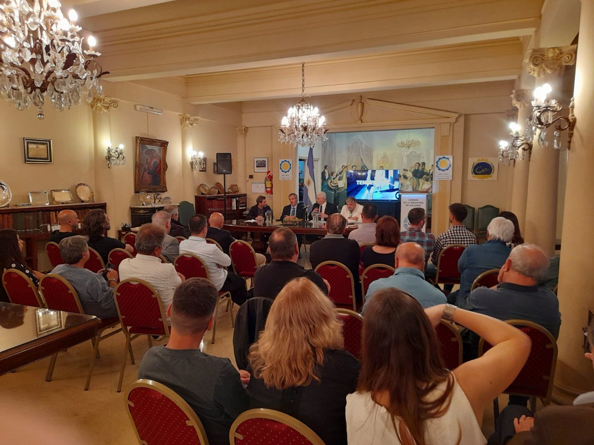 CamaraCalzado's tweet photo. "¡Noticias 📣 En La Cámara de la Industria del Calzado, se llevó a cabo la asamblea anual ayer, donde se eligieron las nuevas autoridades. ¡Mantente atento a los desarrollos en la industria del calzado! 👞 #CámaraDelCalzado #RenovaciónDeAutoridades" https://t.co/1til7AHqH0