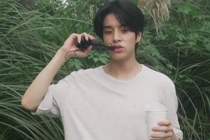 1115gallery's tweet photo. 🍃☕ #ENHYPEN_JAKE https://t.co/VHBMgIxElg
