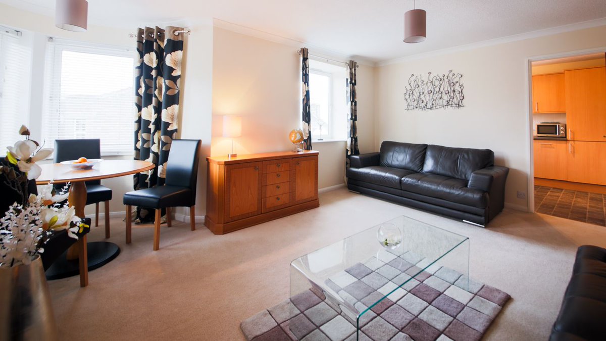 🍂 Embrace the autumn hues in #Aberdeen! Stay with us at The Spires Serviced Apartments and experience the beauty of the season. Book your cosy  autumn escape now! 🍁🏴󠁧󠁢󠁳󠁣󠁴󠁿 #AutumnGetaway