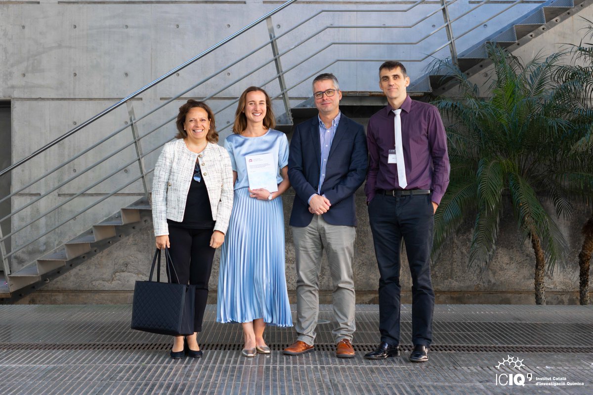 #ICIQPhD

🎓 Félicitations, Dr. Jeandin from <a href="/MarcosGSuero/">Marcos García Suero</a>’s group

📚 Today <a href="/AlienorJeandin/">Aliénor Jeandin</a> has defended her thesis about the development and application of a catalytic synthesis of cyclopropenium cations.

Know more about her 🔗iciq.org/felicitations-…

<a href="/SOMM_alliance/">SOMM alliance</a> <a href="/iCERCA/">Centres CERCA</a>
