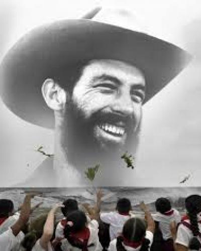 AitanaAlonso8's tweet photo. #CamiloVive porque en el pueblo hay muchos Camilos.
#MiFlor https://t.co/1w4qQwRUda