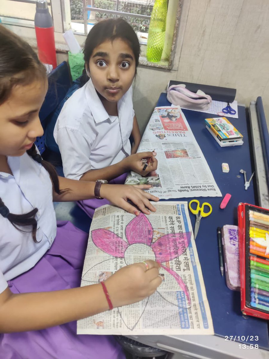 GGSSS1207038's tweet photo. PREFFERED ACTIVITY TIME is much needed initiative under TDC program. Our students enjoyed as well as learned the sustainable use of things. Painting on newspaper. #funwithstudents @Dir_Education @karshan01 @Sonika_Mam https://t.co/qrZwTk9cVy