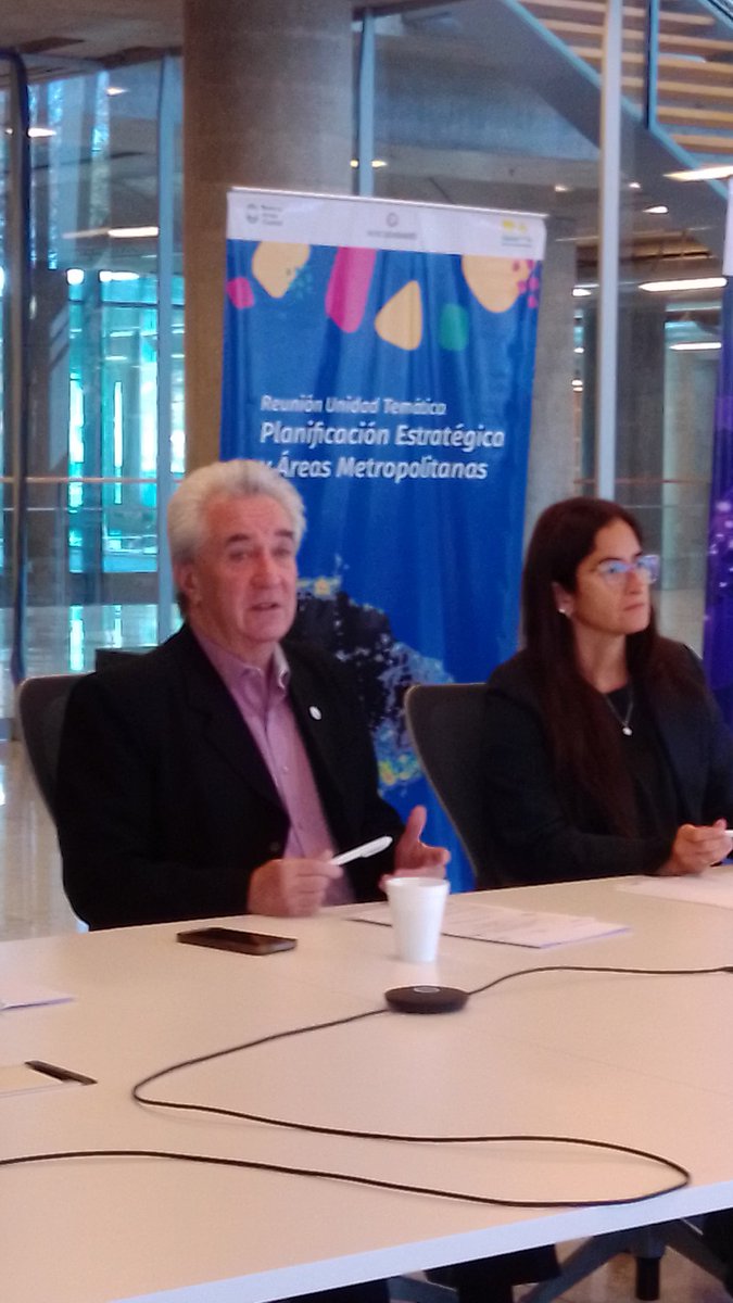 UTPlanifEstrat's tweet photo. El Dr. Jorge Giorno, Subsecretario de la @ufeurc dio inicio a la Segunda Reunión de la UTPEyAM de @mercociudades agradeciendo a todos los presentes y destacando la importancia de trabajar juntos con las distintas herramientas que desarrollamos en la Unidad https://t.co/7SgJ9MxN8d