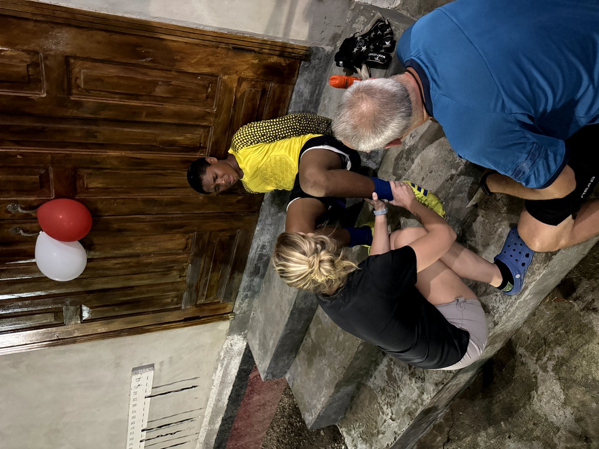 MissK_ATC's tweet photo. 1 Peter 4:10 NIV
"Each of you should use whatever gift you have received to serve others, as faithful stewards of God’s grace in its various forms."

I recently spent an unforgettable week playing soccer, evaluating injuries, and just loving on some very deserving young men. 🇭🇳 https://t.co/t8wRMaWQsx