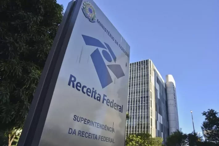 EInvestidor's tweet photo. 🦁💸#ReVar: Receita Federal muda forma de declarar ações no Imposto de Renda; saiba como vai funcionar.
#ImpostodeRenda #ir2023
https://t.co/k5XunSok8M https://t.co/WfLlz2268L