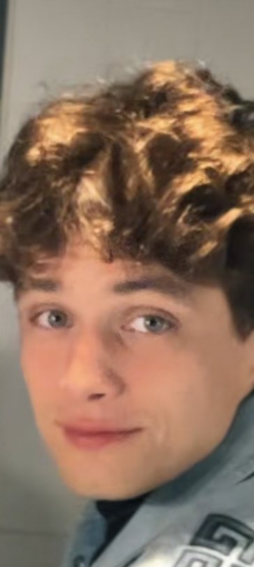 obwlover_maree's tweet image. It blows my mind that these two pictures are the same person.  He is something special.#modelmaterial