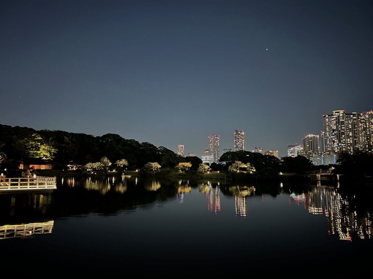 canonical_hours's tweet photo. 浜離宮恩賜庭園
汐留のビル群を抜けると、空が急に広い。 https://t.co/UZlKckyWsv