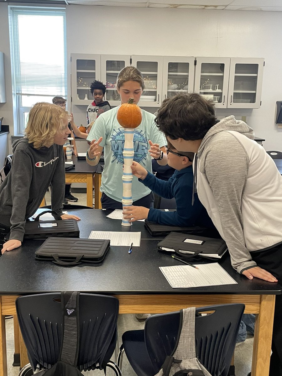 MannerClass's tweet image. Pumpkin STEM Challenge! Build the tallest pumpkin stand for the cheapest price. #teamwork #WeAreWentzville @WSMSwolves