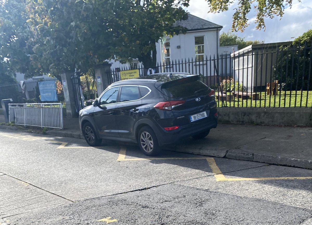 The person driving 181D17880 doesn’t care about the safety of children attending <a href="/StBrigidsGNS/">StBrigidsGNS</a> or obeying the rules of the road, particularly during school collection times. Action required <a href="/GardaTraffic/">An Garda Síochána</a> <a href="/DubCityCouncil/">Dublin City Council</a> <a href="/DCCclontarf/">Dublin City Council – Clontarf</a>