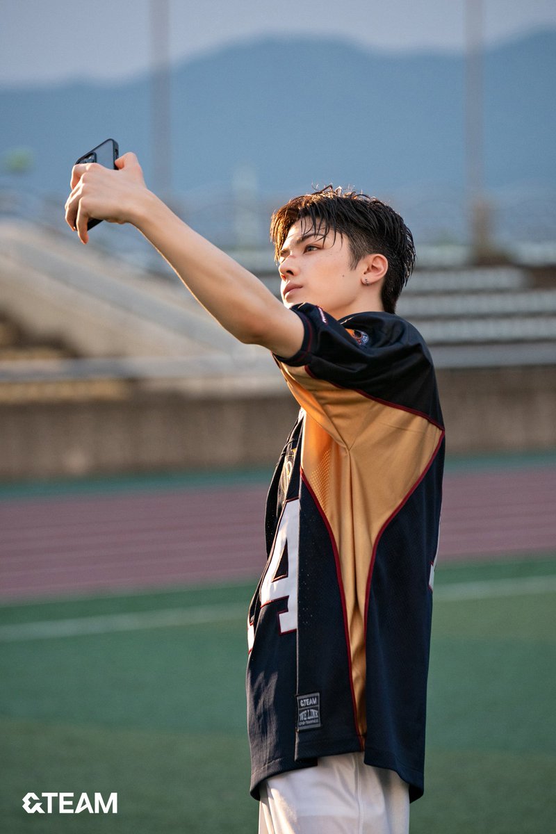 Makihirota_TH's tweet image. &amp;amp;TEAM #MAKI 'First Howling : NOW' Jacket Shoot Behind Photo
#STARTLINE

#FirstHowling_NOW
#andTEAM #มากิ