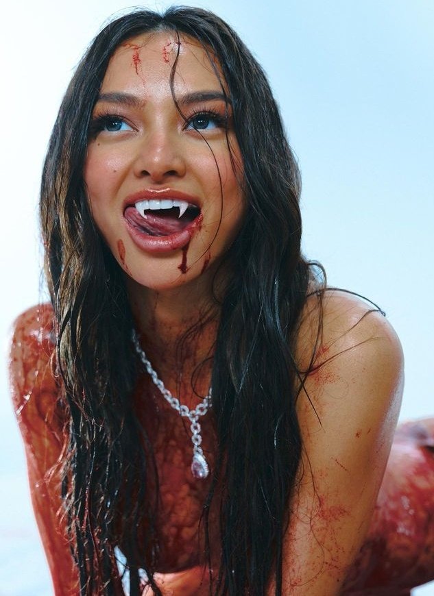 romealdge's tweet photo. ᅠ
ᅠ
𝐀𝐁𝐎𝐔𝐓 𝐑𝐎𝐌𝐄(𝐀)𝐍𝐀
TBRB, BGC. October 27, 2023.

"Elegance in Shadows, Thirst in Veins."

Rock the spooky night with my fangs and blood stain embellished. Who's the vampire of the night?  #tbrbsecularnight
ᅠ
ᅠ https://t.co/z5fh8hZnsA