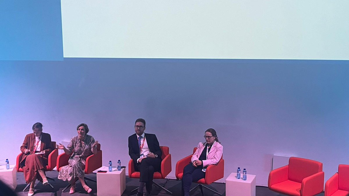 Joaquín GómezRamírez (@joaquin_gom) on Twitter photo Great conference session on historical evolution and future treatment options for medullary thyroid carcinoma. Congrats #rncirugia23 and <a href="/CirEnd_AEC/">CirugíaEndocrina-AEC</a> for the amazing organisation. <a href="/aecat_es/">AECAT</a> <a href="/aecirujanos/">aecirujanos</a> <a href="/Cristin62820181/">Cristina Martinez-Santos</a> Great conference session on historical evolution and future treatment options for medullary thyroid carcinoma. Congrats #rncirugia23 and <a href="/CirEnd_AEC/">CirugíaEndocrina-AEC</a> for the amazing organisation. <a href="/aecat_es/">AECAT</a> <a href="/aecirujanos/">aecirujanos</a> <a href="/Cristin62820181/">Cristina Martinez-Santos</a>