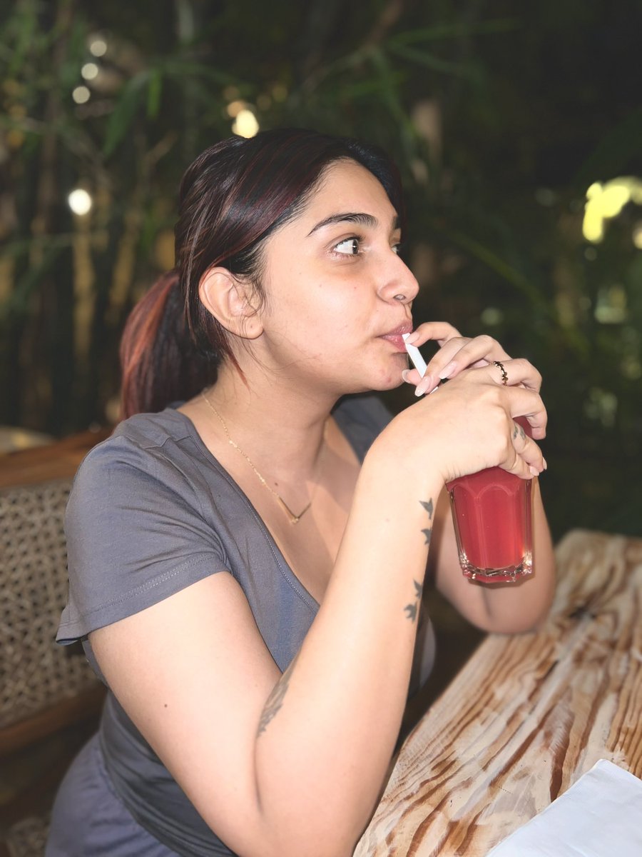 MatlaSuzanne's tweet photo. Drink your juice 🥤 https://t.co/IqJ8yzWC0F