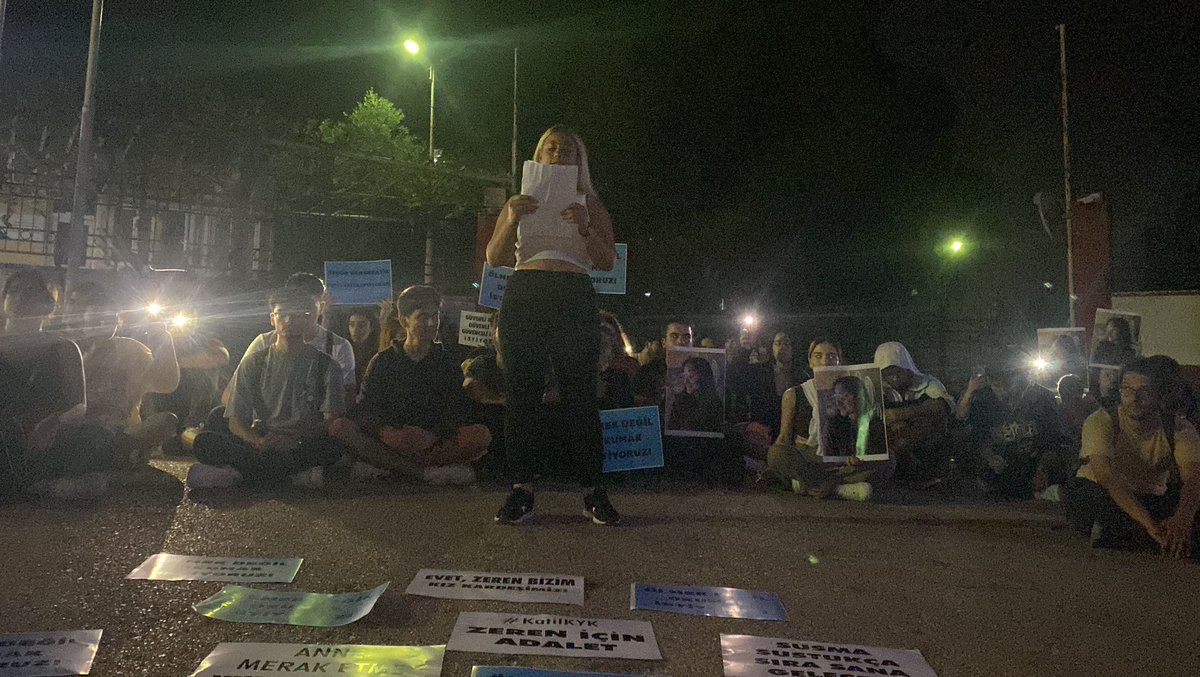 cukurova_n's tweet photo. Çukurova Üniversitesi yurt yolunda yaptığımız yürüyüşü basın açıklaması ile sonlandırdık

Ölmek Değil Yaşamak İstiyoruz!

Tüm arkadaşlarımızı Zeren için, yaşamlarımız için bulunduğumuz her alanda bir araya gelmeye ve mücadelemizi büyütmeye çağırıyoruz.
#KatilKYK #zerenertas https://t.co/by1XQIXEsd