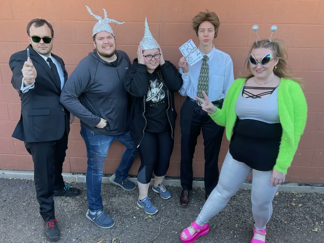 Today's Halloween spirit week is Aliens! It's time to phone home 👽

#aliens #halloween