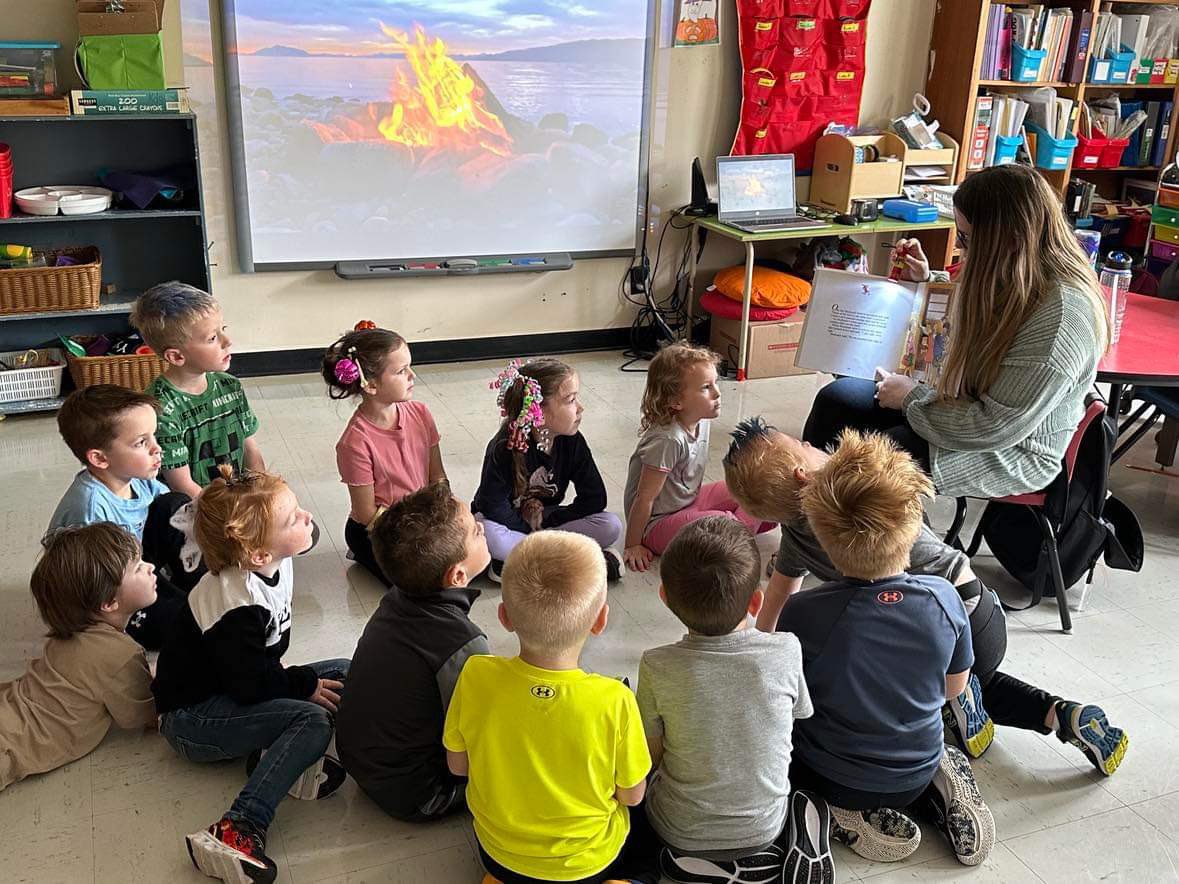 Since today was Flashlight Friday and Crazy Hair Day—- we read, ‘Stephanie’s Pony Tail’ by a campfire 🔥📖<a href="/Seahawks2407/">St. Joseph's Elementary</a>  <a href="/NLESDCA/">NLESD</a>
