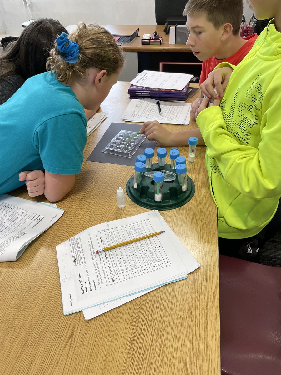 NordineTheTeach's tweet photo. Students hard at work trying to solve what substances are in the “Mystery Mixture” @schroederms_gf https://t.co/CmIddzqY2L