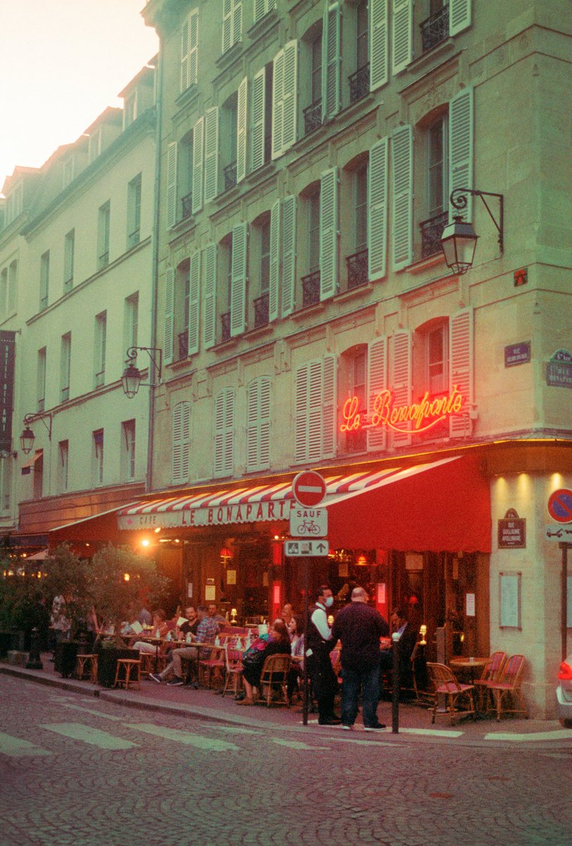 maximevisticot's tweet photo. Paris 🎞️✨ https://t.co/8wmroqIkQv