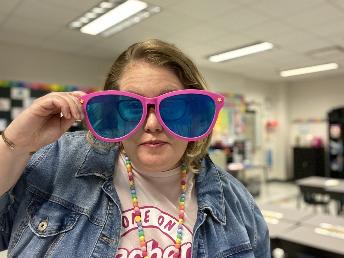 MissRandolphK's tweet photo. Some snapshots from our Red Ribbon Week celebrations at HCE!! ❤️🥰 @hceotters #kindercrew https://t.co/9425OYtoZb