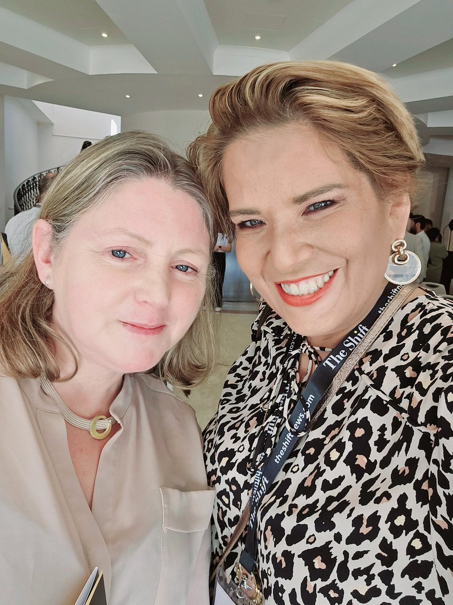 AlessDeeCrespo's tweet photo. I have finally met one of my heroines, @caoilfhionnanna at this morning's conference on #SLAPPs by @TheShiftNews &amp; @JFJfund. Did anyone say 🐝 line? 
Her passion for what she does truly inspires me in our cause for #JusticeForDaphne 🌿 
To more of these meetings! 🙌 https://t.co/vZZiMt7g6G