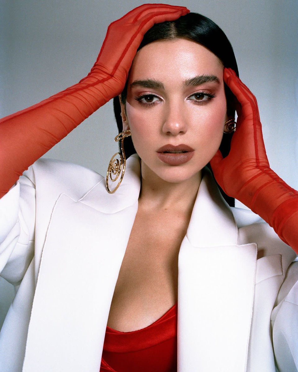 ChartsDuaLipa's tweet photo. .@DUALIPA’s new lead single is oficially produced by Kevin Parker of Tame Impala. https://t.co/c0Zfnnidp4