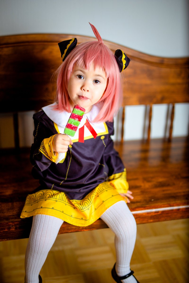 Arcilune's tweet photo. Finally managed to wrangle my kid into this cosplay

#SPYxFamily #AnyaForger #cosplay https://t.co/8XpW17FFI2
