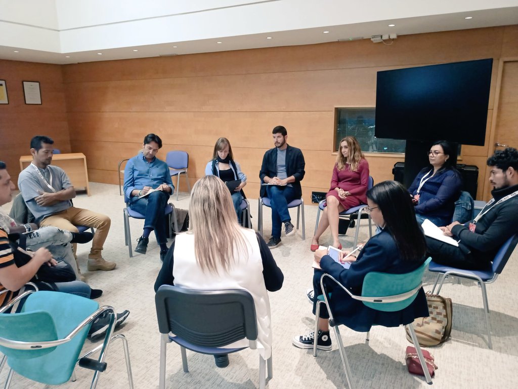 VDefensa's tweet image. Defensores acogidos en el Programa e integrantes de la Comunidad de Paz de San José de Apartadó se reunieron con diputados y diputadas de Les Corts Valencianas para trasladar la necesidad de iniciativas que protejan la vida y la permanencia en el territorio.
Gracias por el apoyo