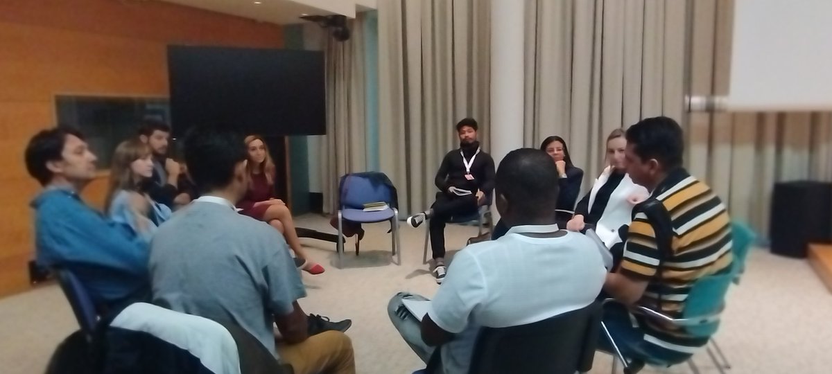 VDefensa's tweet image. Defensores acogidos en el Programa e integrantes de la Comunidad de Paz de San José de Apartadó se reunieron con diputados y diputadas de Les Corts Valencianas para trasladar la necesidad de iniciativas que protejan la vida y la permanencia en el territorio.
Gracias por el apoyo