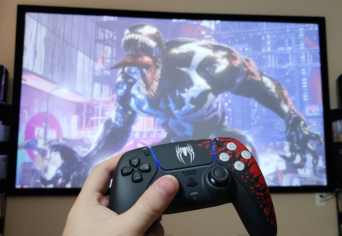 Playing with all 120'' of Venom today ;)

Thank you, PlayStation, for sending me this awesome Spider-Man 2 Dualsense controller & console cover! 

#ad #PlayStationPlaymaker #SpiderMan2PS5