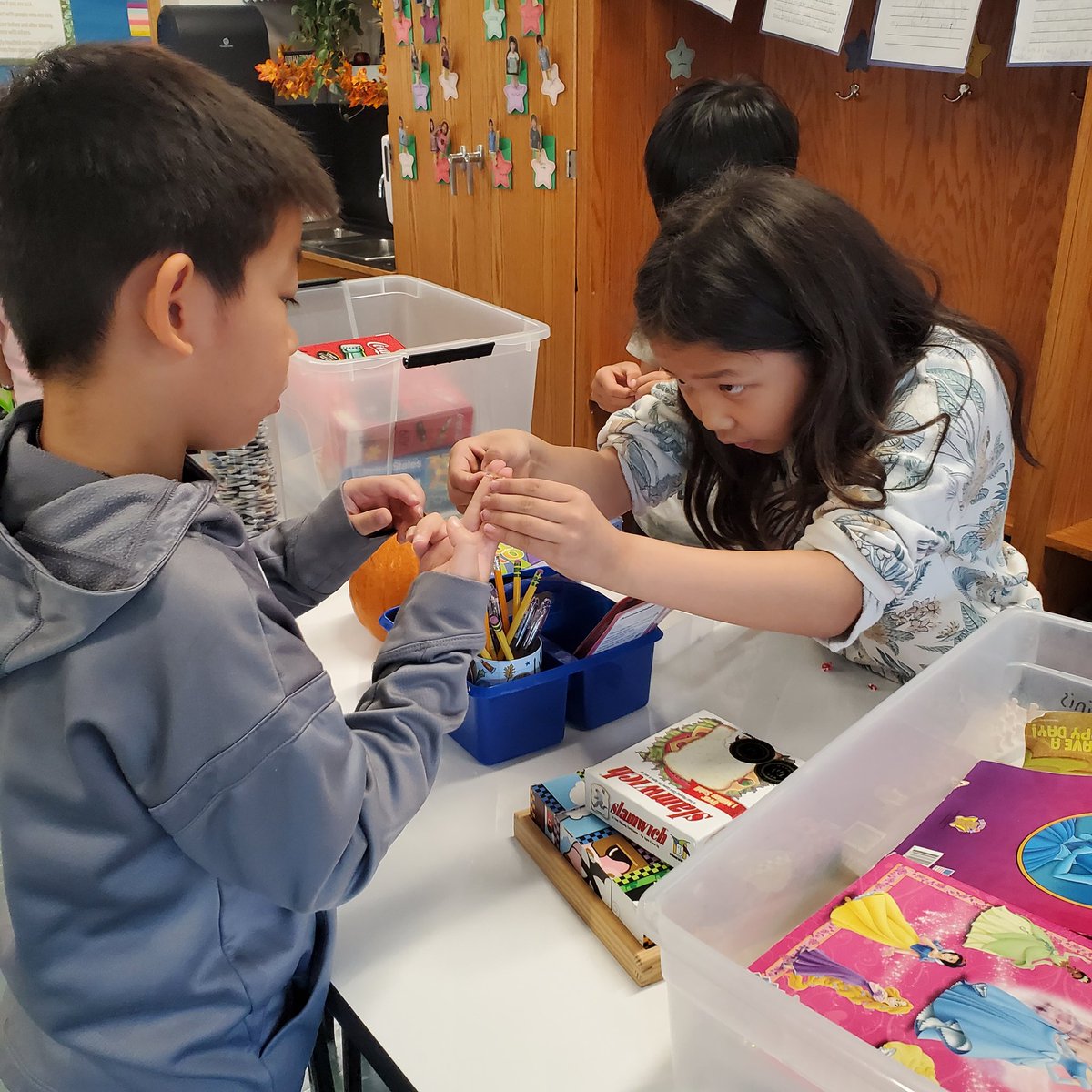 LaurenDeMarinis's tweet image. Our first Room 16 Fun Friday of the year! We have a class increase of 26 points in Math and 31 points in ELA on @IXLLearning so far this year! #progess #learningisfun @A_RiveraNY @PTAJackson