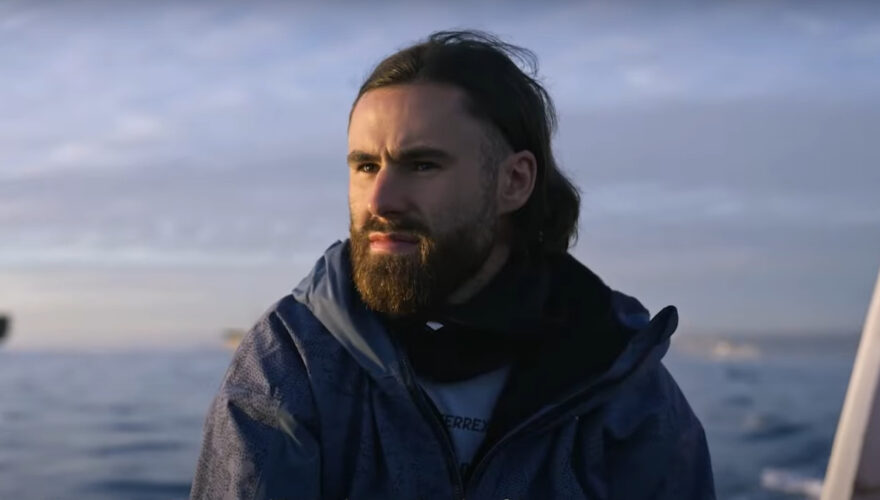 thecliniccl's tweet photo. Ben Brereton explora sus raíces chilenas en nuevo documental de HBO Max.

Al futbolista se le ve comiendo picoroco y bailando cueca. 

» https://t.co/cMChQ1vF2n
